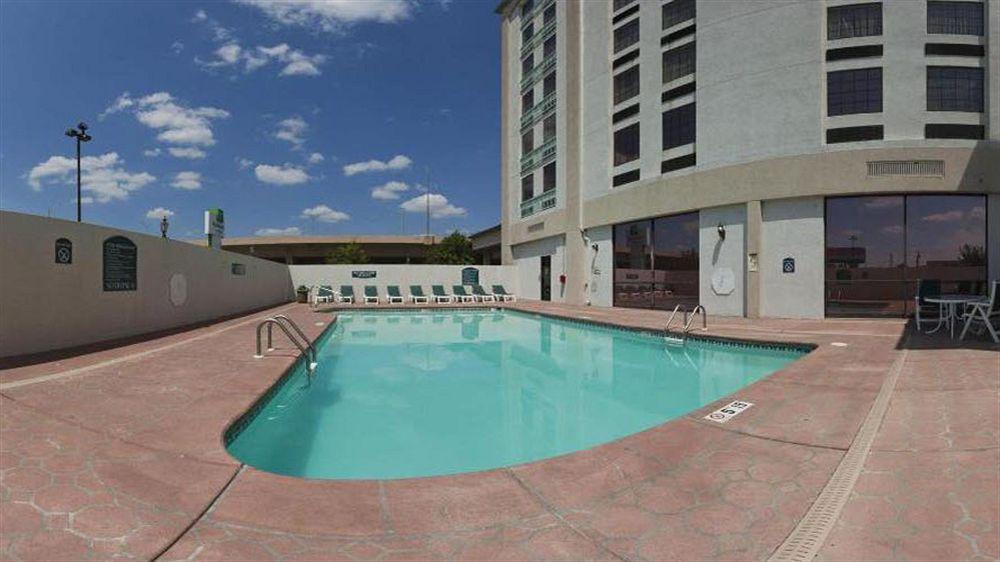 Hotel Wyndham Garden Wichita Downtown Exteriér fotografie