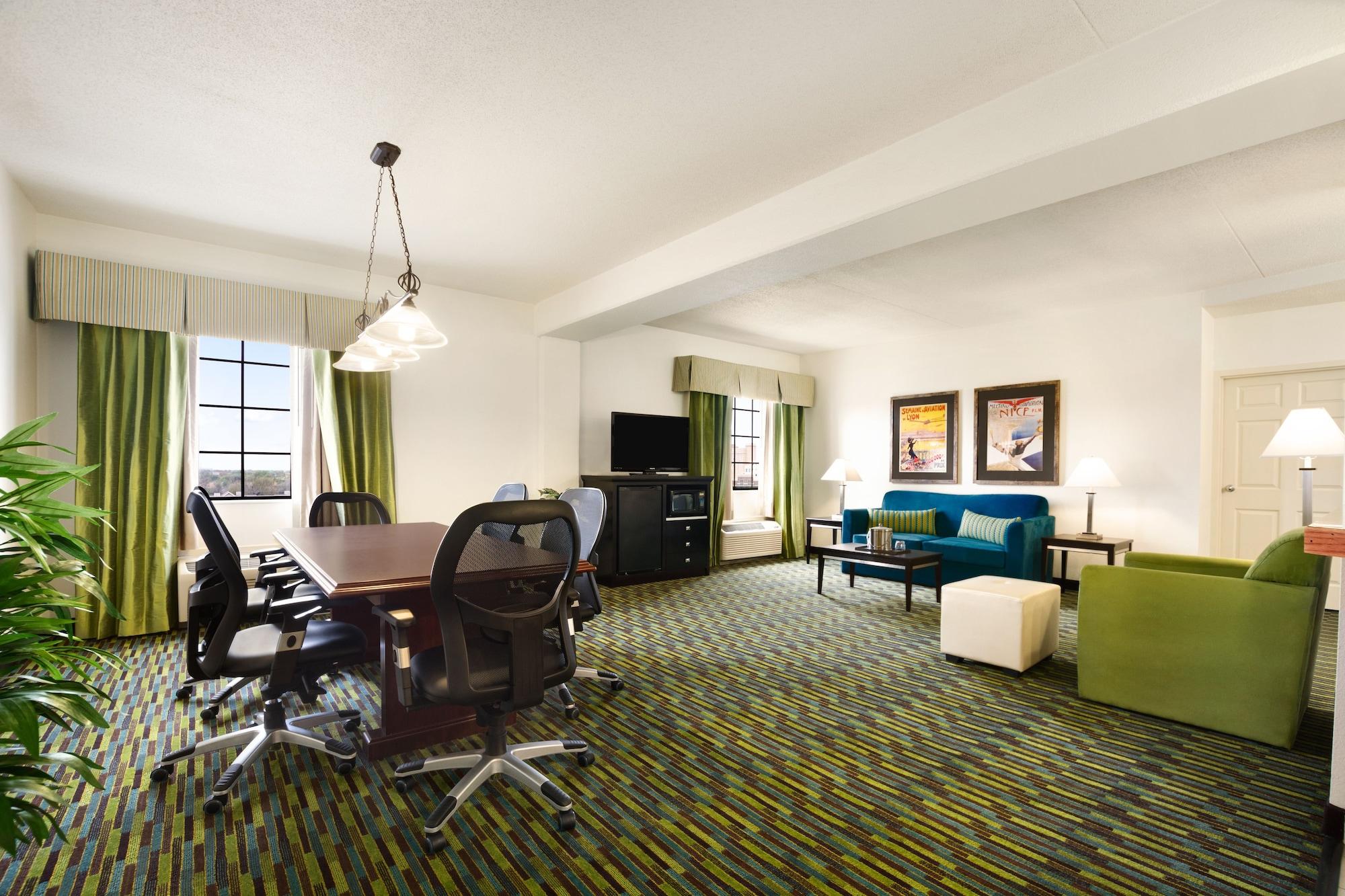 Hotel Wyndham Garden Wichita Downtown Exteriér fotografie