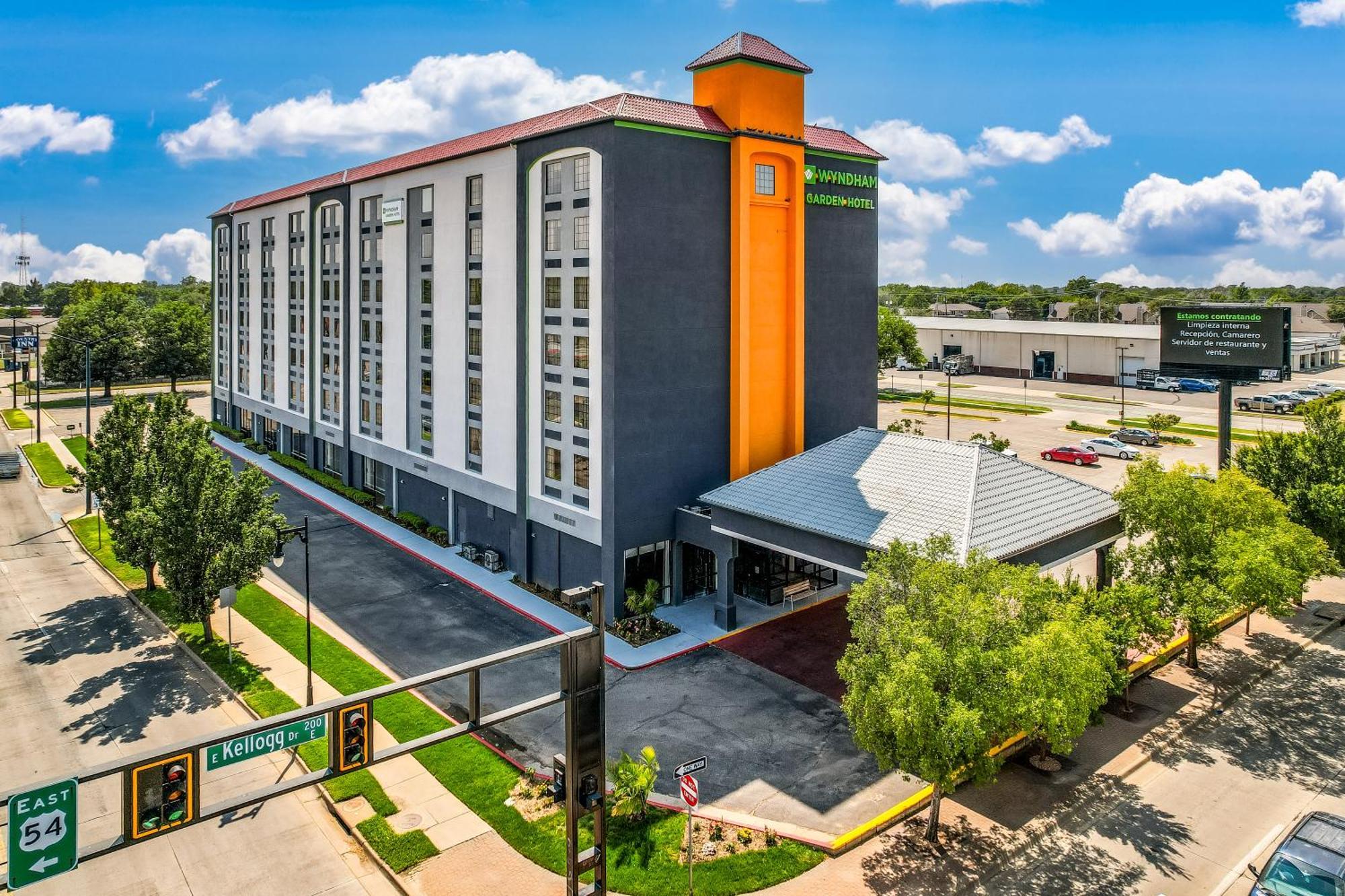 Hotel Wyndham Garden Wichita Downtown Exteriér fotografie
