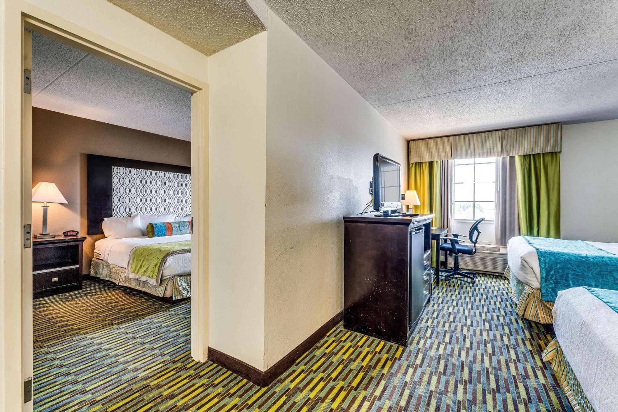 Hotel Wyndham Garden Wichita Downtown Exteriér fotografie
